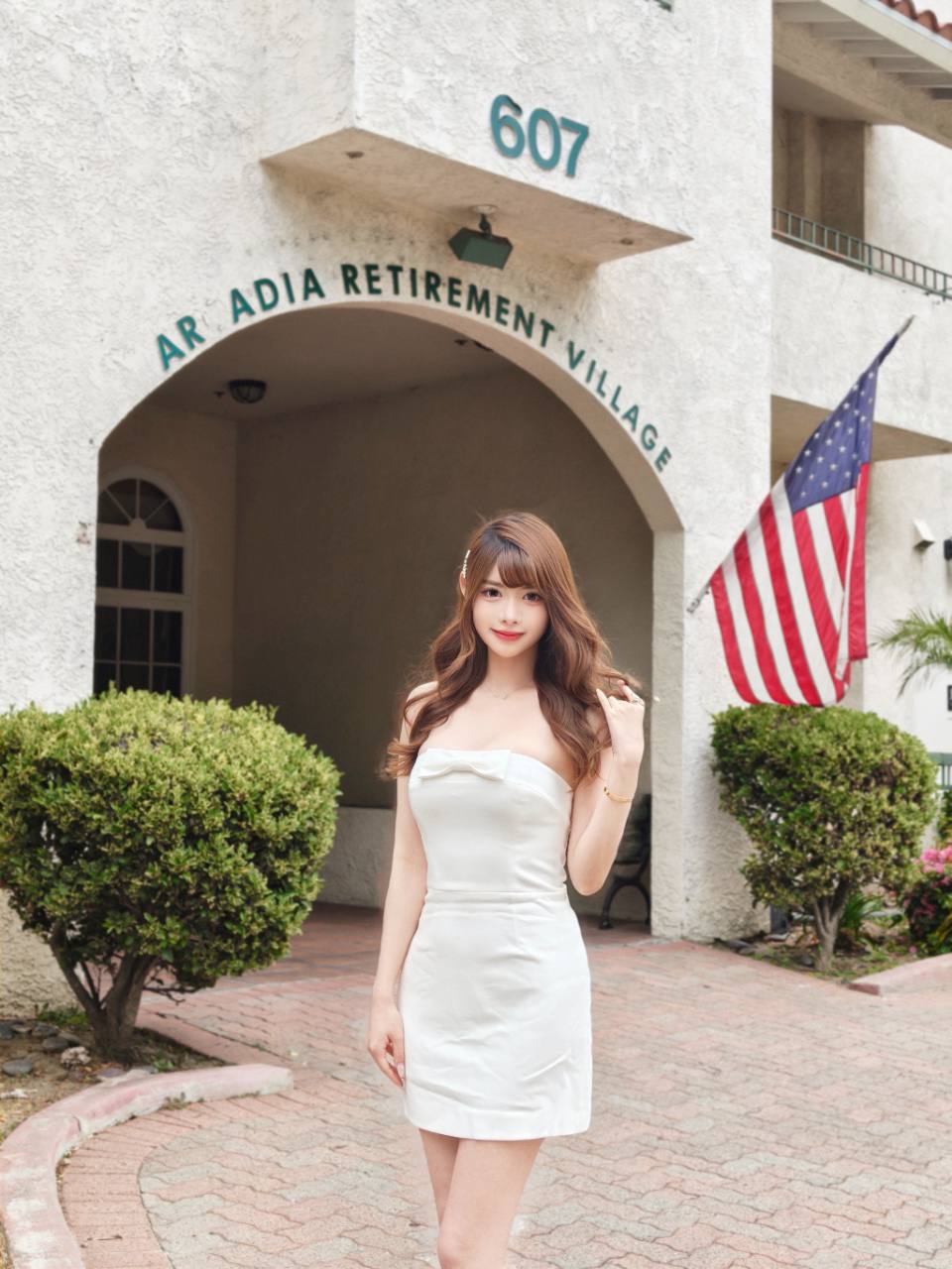 极品学生妹奶挺逼润丝袜调情很配合，接受3p（尔湾橙县附近可约，可提供上门）