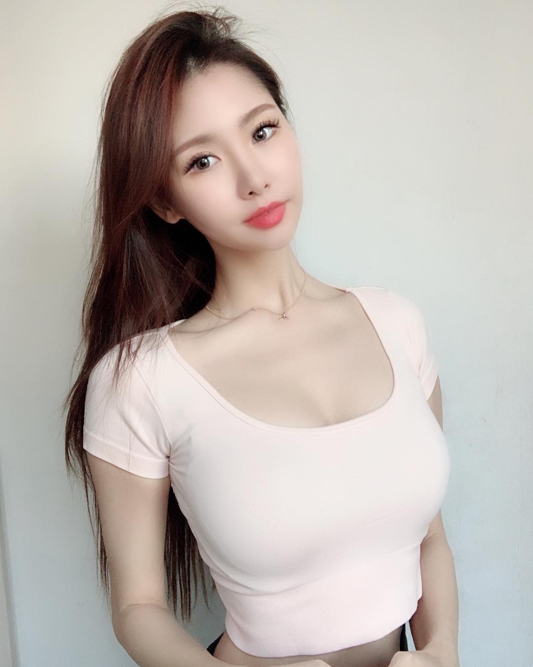 顶级高端外围&颜值本地学生妹，所有女孩都是精挑细选，经过培训上岗，绝对不会浪费您的宝贵时间！无论是颜控，奶控，腿控。。。。